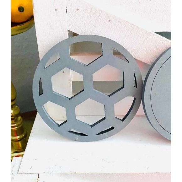 Set Of 6 Handmade Grey Wood Farmhouse Inspired Bee Themed Coaster (G) - Picture 7 of 8